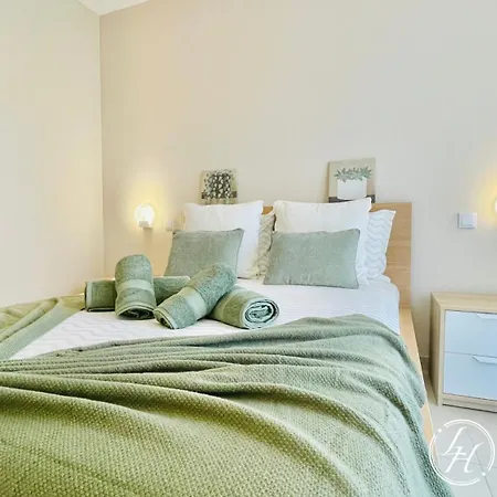 Apartman Flordarocha - Modern - Pool - 500m - Garden *