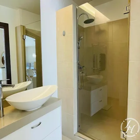 Apartman Flordarocha - Modern - Pool - 500m - Garden *